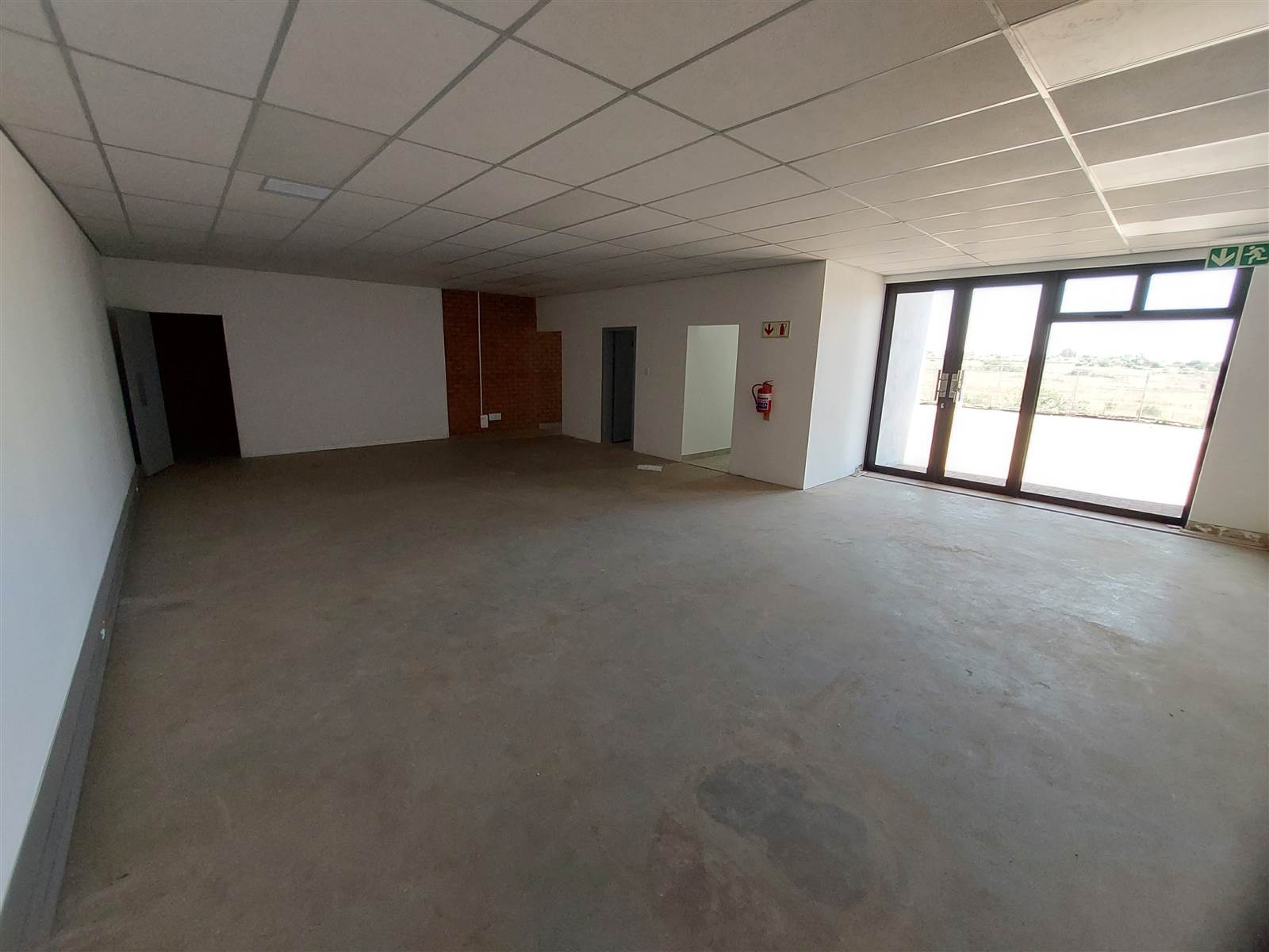 669  m² Industrial space in Clayville photo number 8
