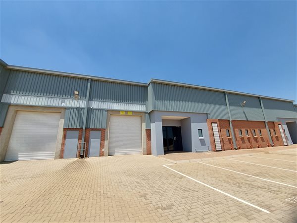 669  m² Industrial space in Clayville