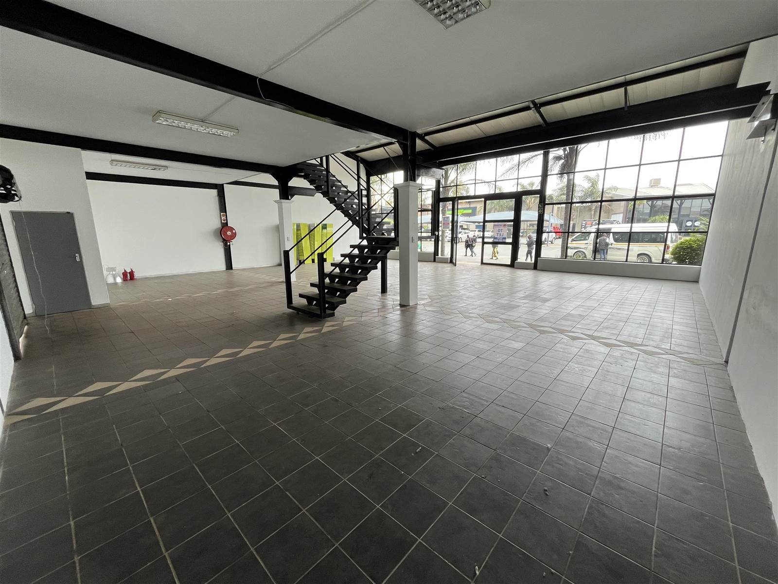 336  m² Retail Space in Louwlardia photo number 8