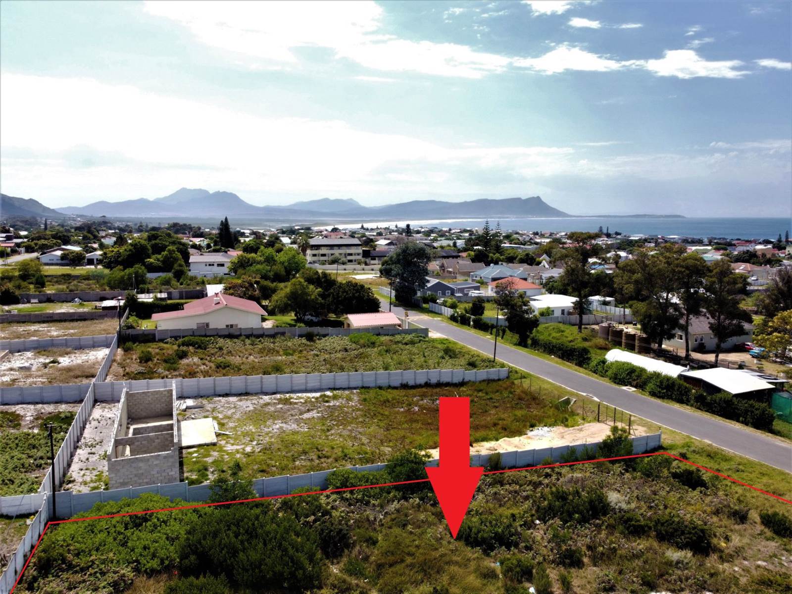 1016 m² Land available in Kleinmond photo number 3
