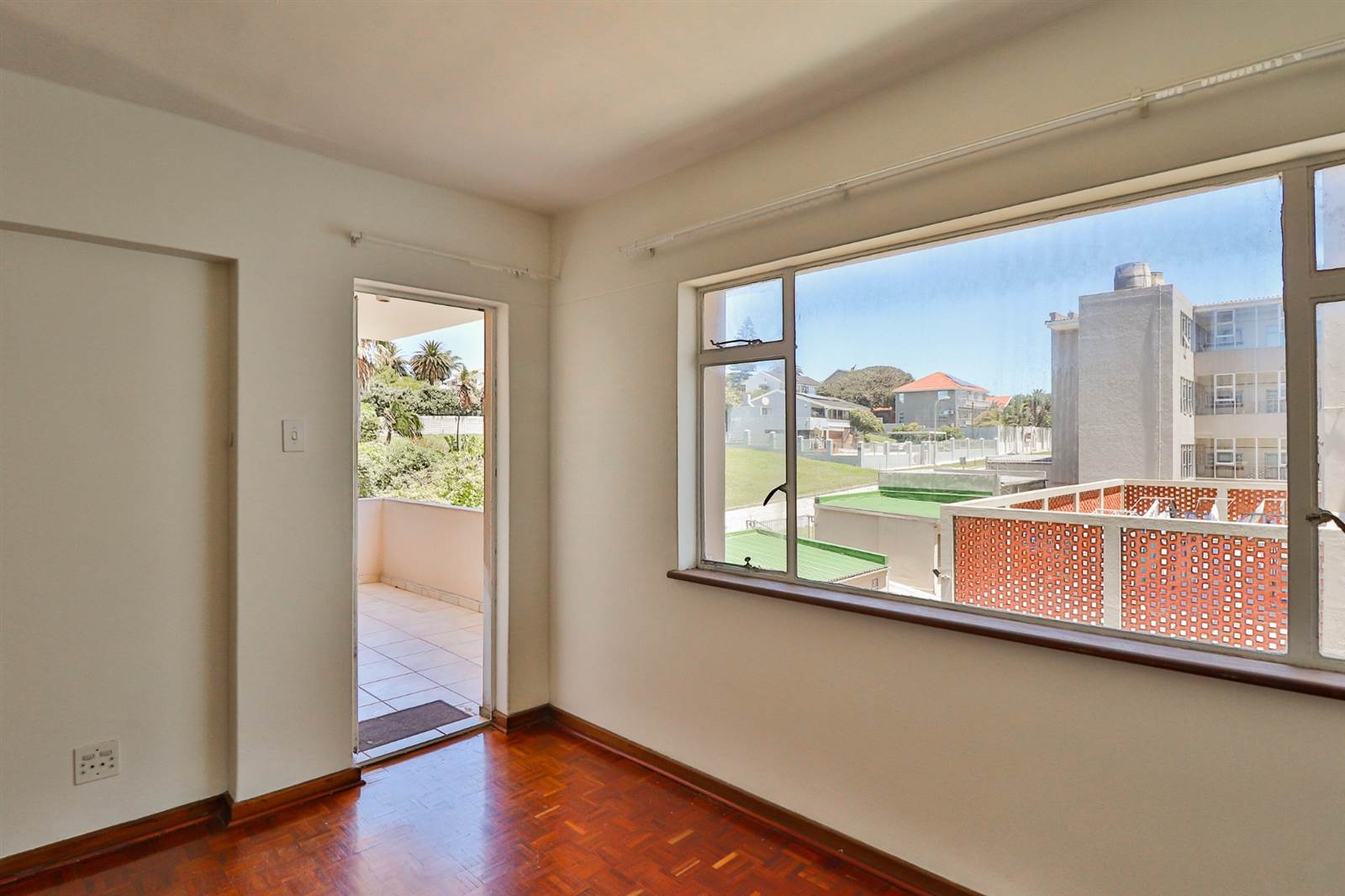 2 Bed Apartment in Humewood photo number 21