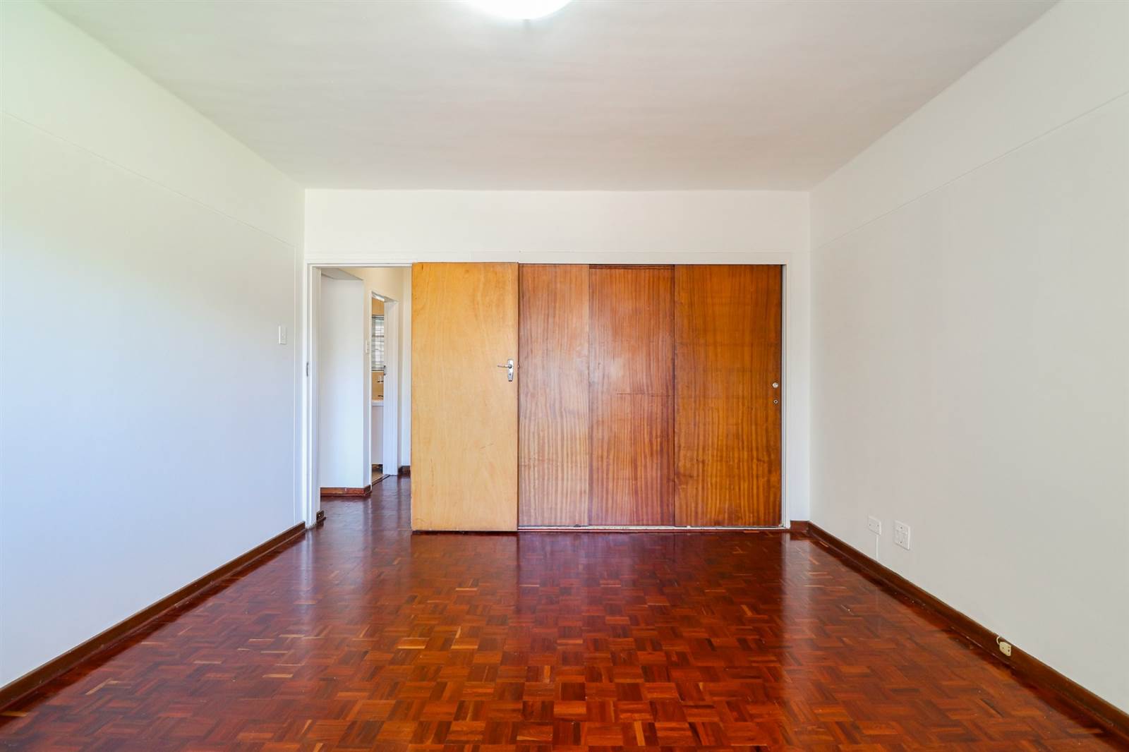 2 Bed Apartment in Humewood photo number 14
