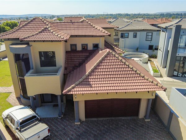 5 Bedroom House 5 Bedroom House