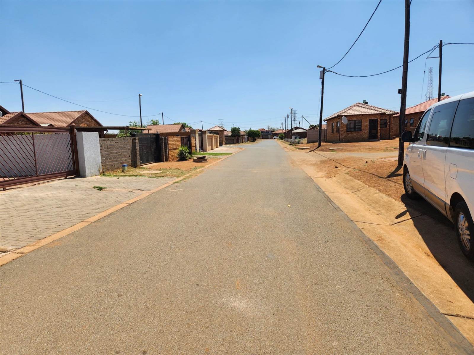 2 Bed Townhouse in Soshanguve photo number 23