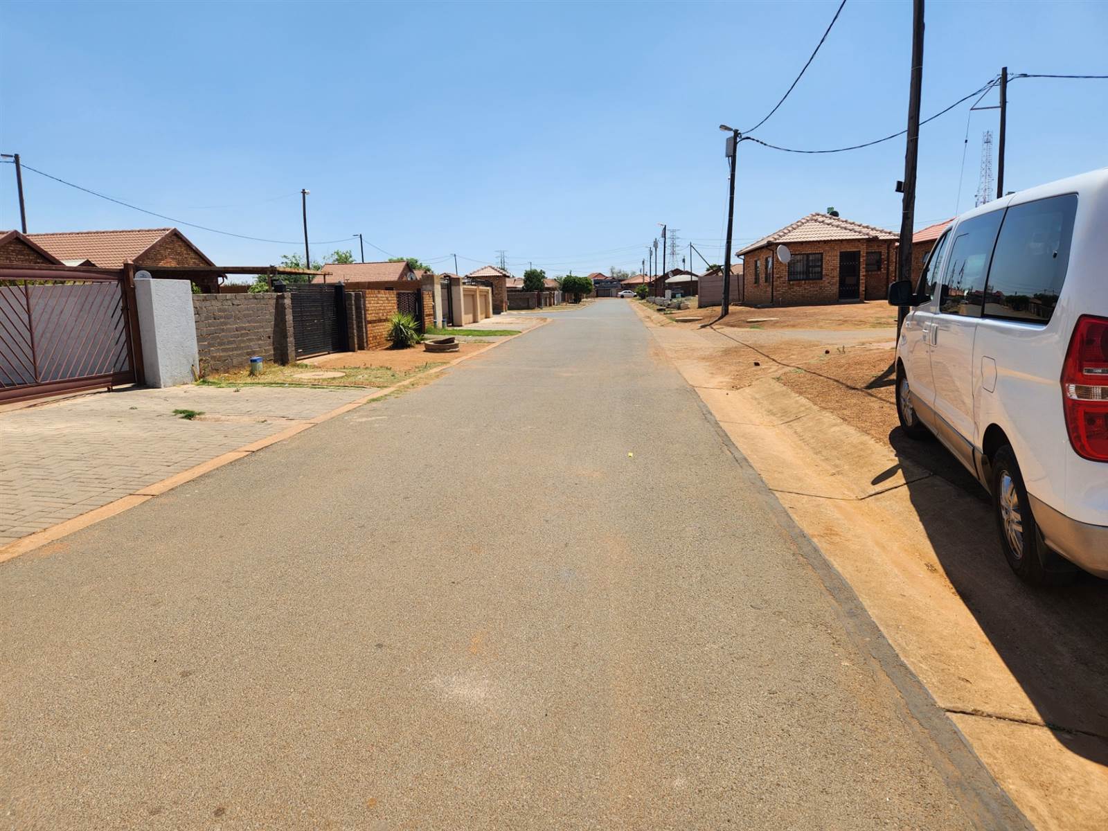 2 Bed Townhouse in Soshanguve photo number 24