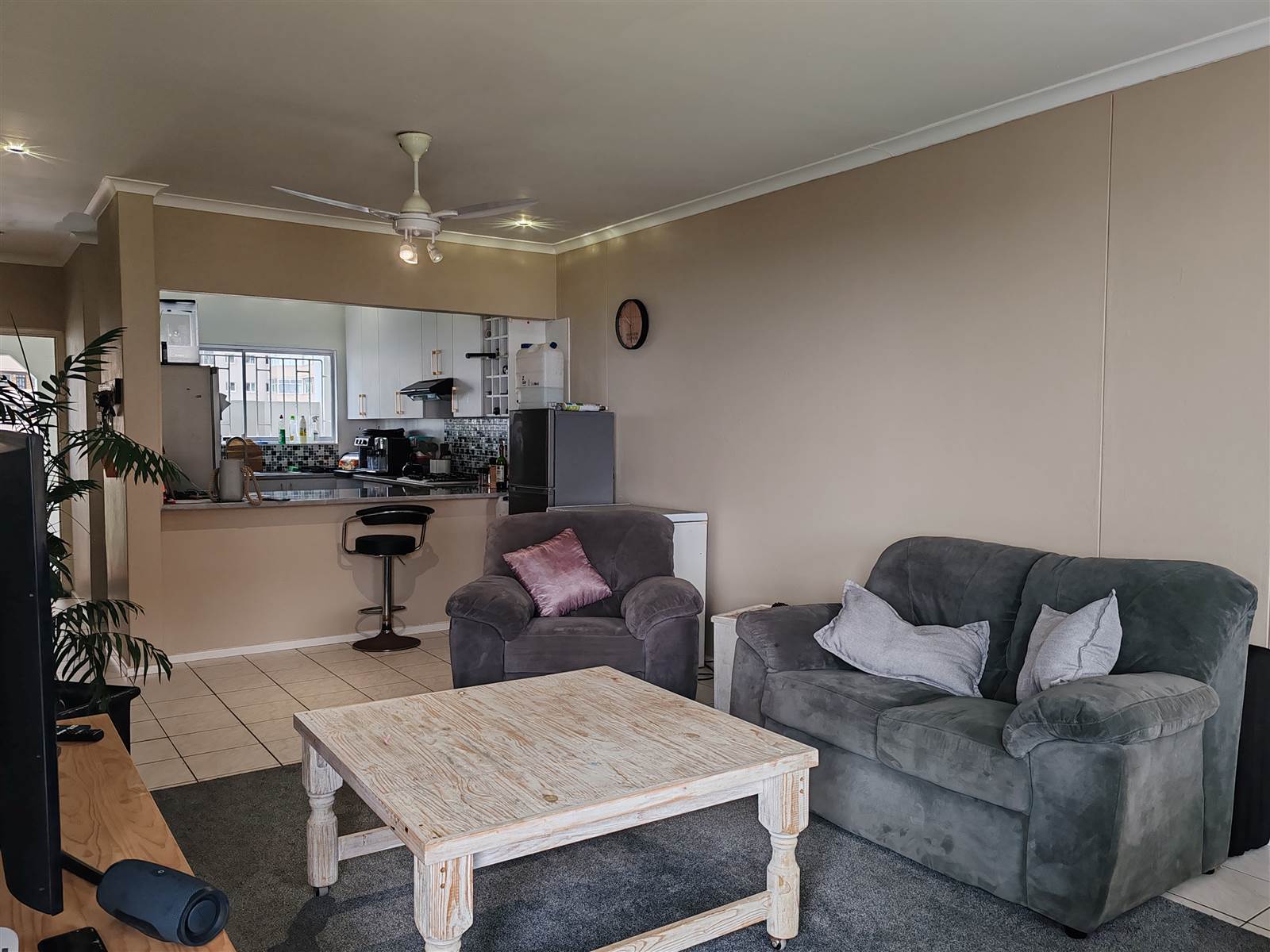 3 Bed Apartment in Doonside photo number 7