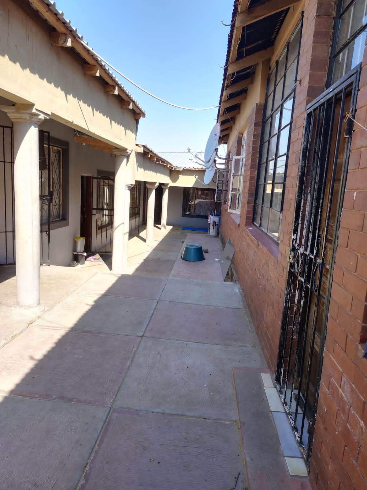 3 Bed House in Jeppestown photo number 30