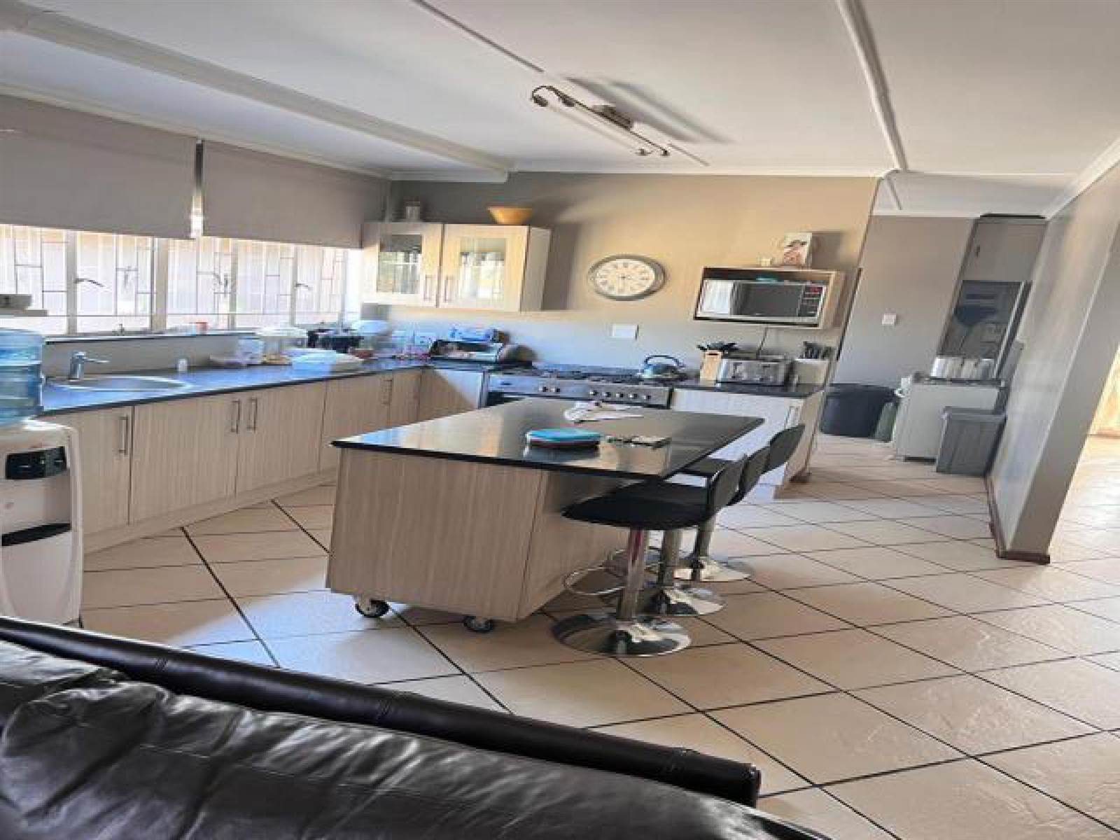 4 Bed House in Harrismith photo number 10