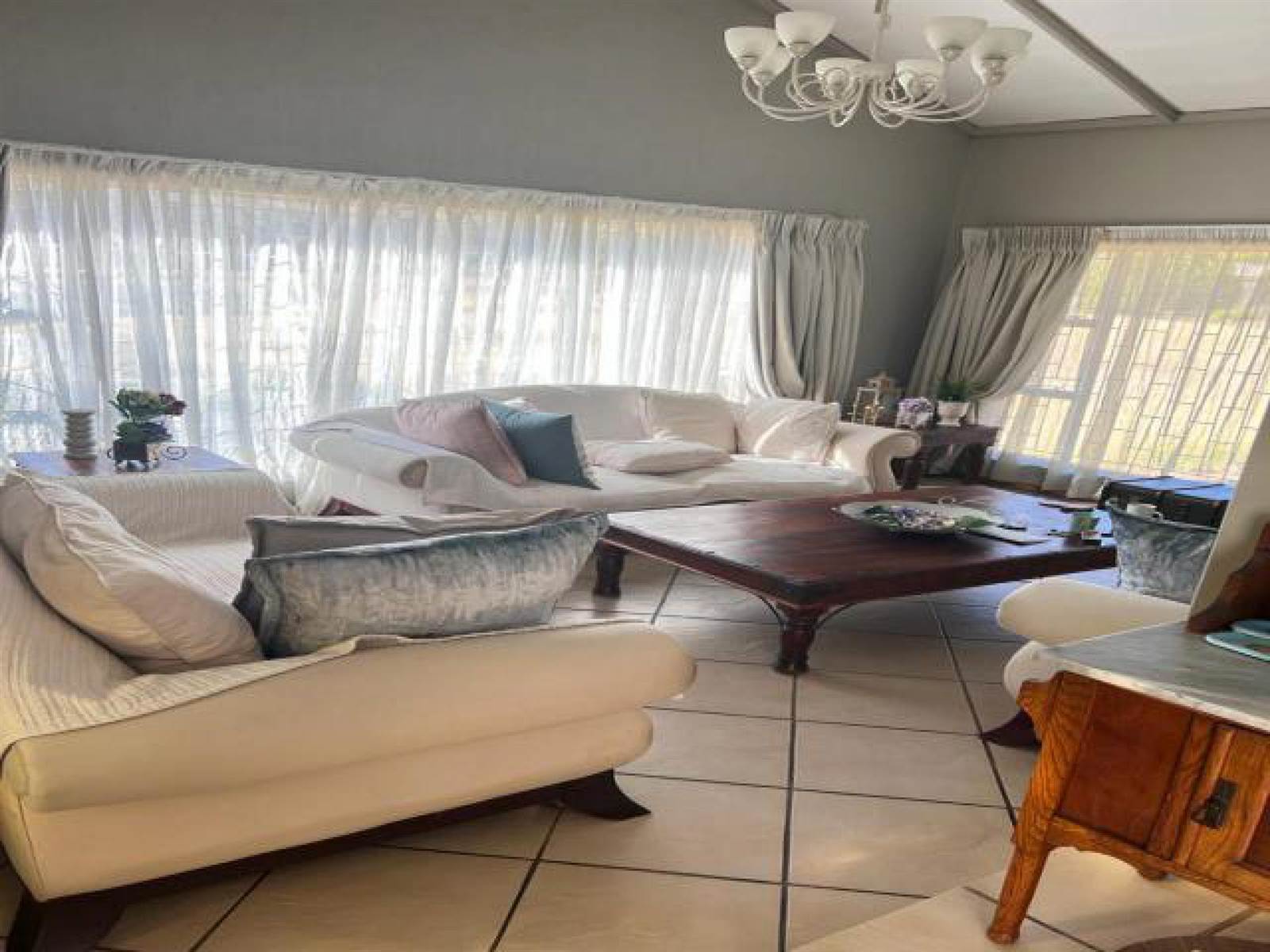 4 Bed House in Harrismith photo number 7