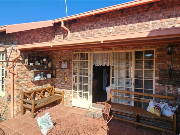 2 Bedroom Townhouse 2 Bedroom Townhouse