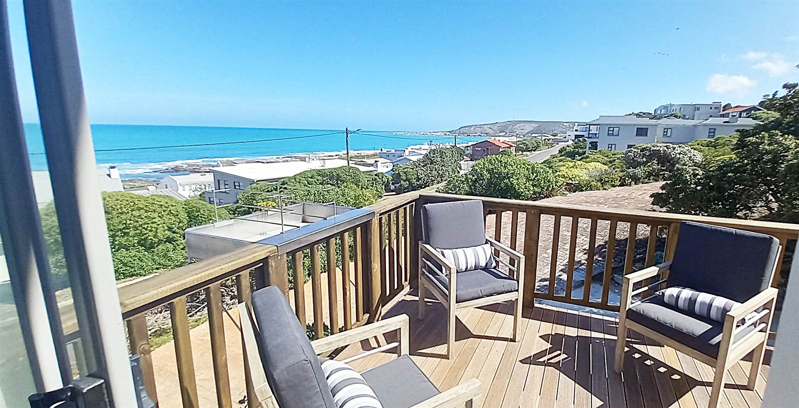 2 Bed Apartment in Struisbaai photo number 22