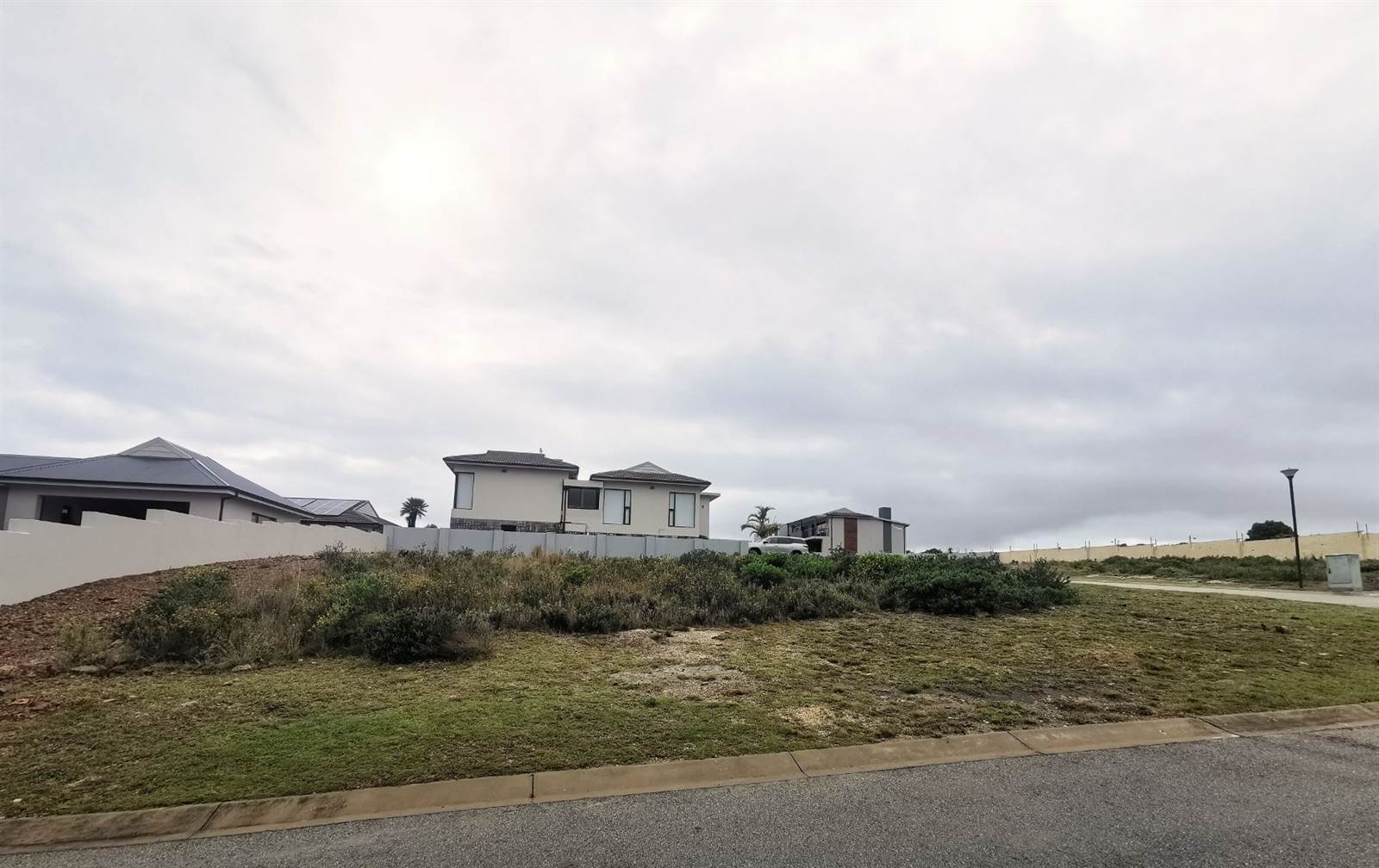 738 m² Land available in Jeffreys Bay photo number 1