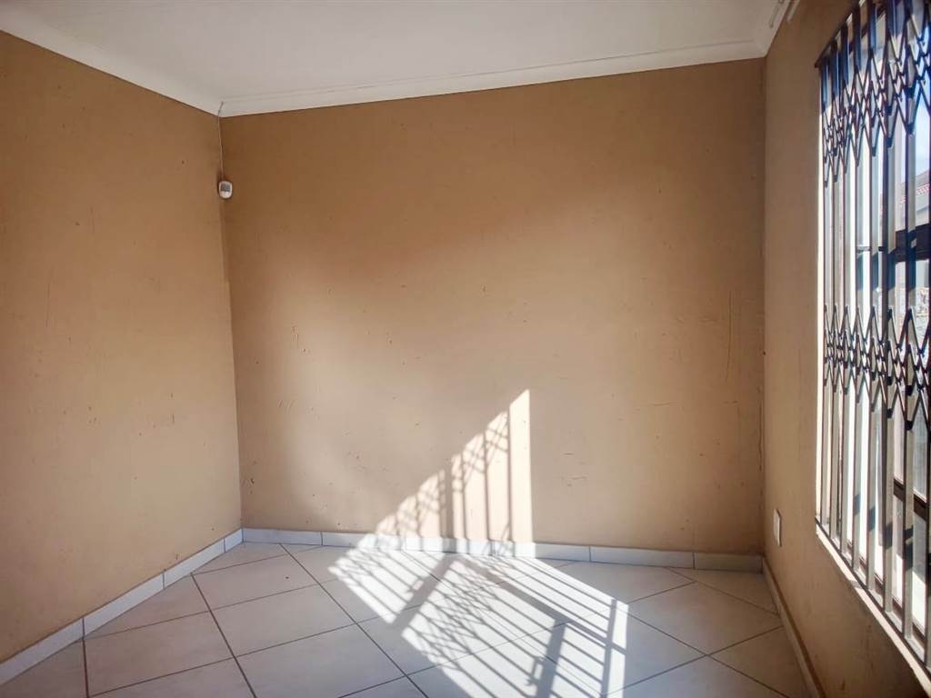 3 Bed House in Benoni CBD photo number 4