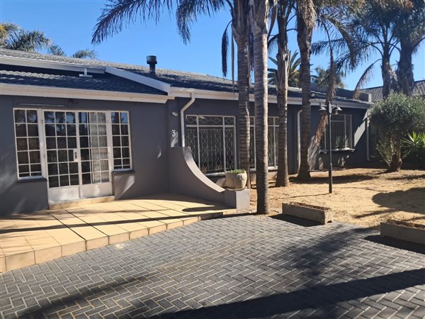 4 Bedroom House 4 Bedroom House