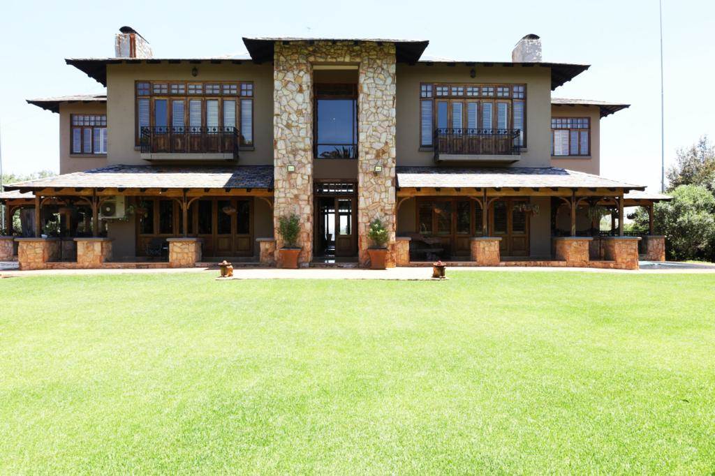 4 Bed House in Mooikloof Equestrian Estate photo number 5