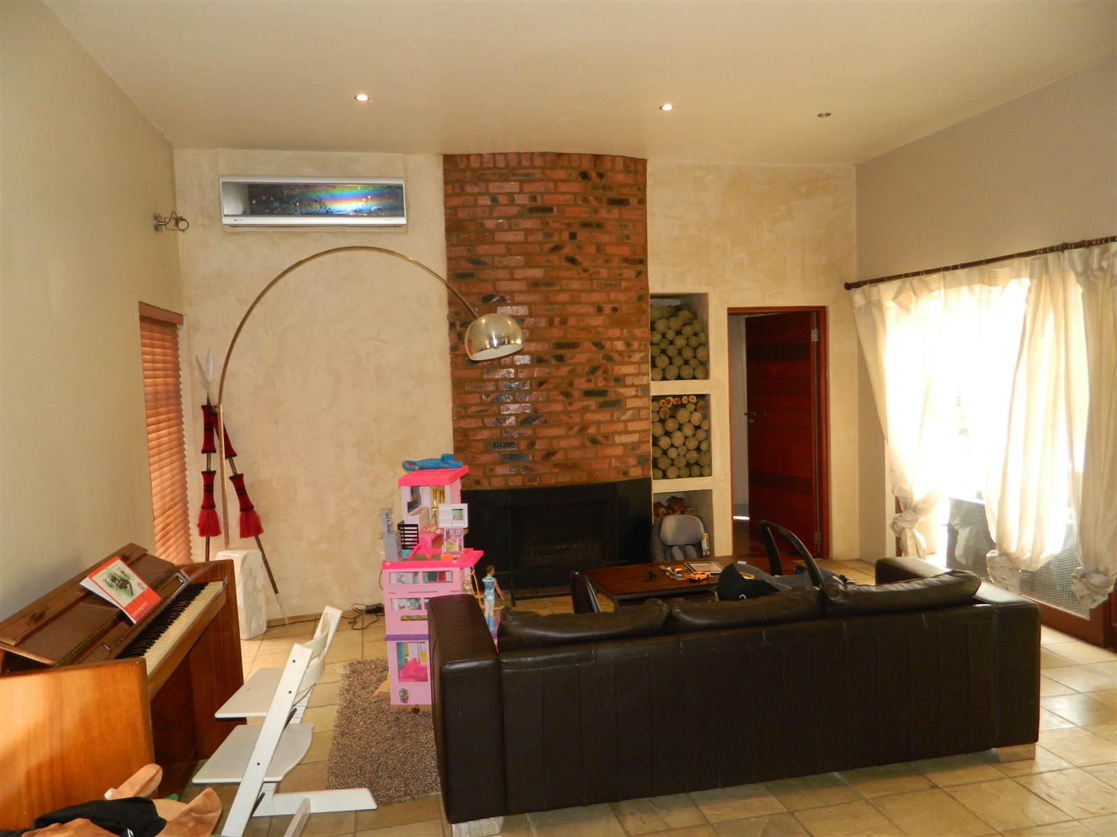 4 Bed House in Silver Lakes Golf Estate photo number 7