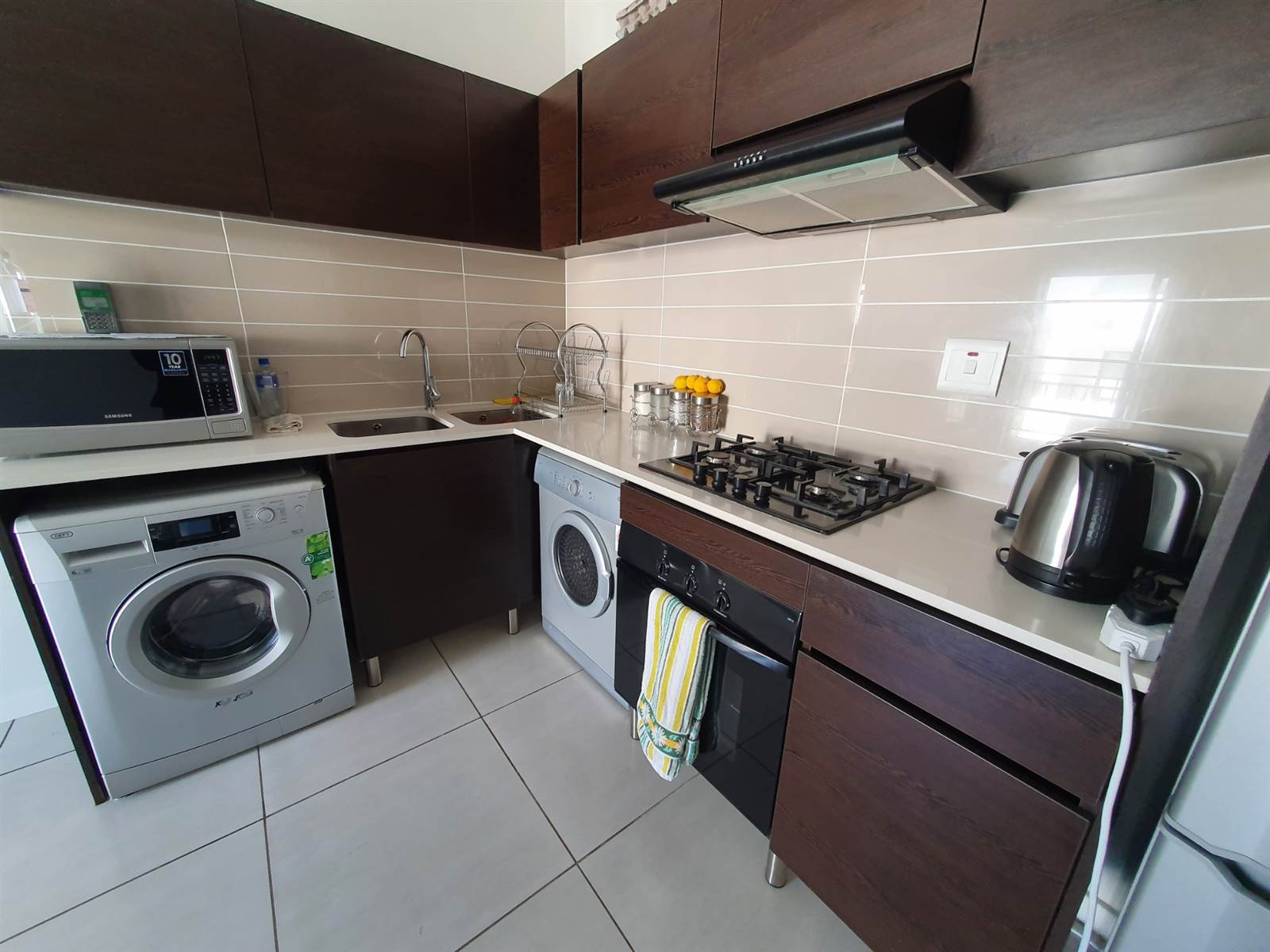 1 Bed Apartment in Greenstone Hill photo number 7