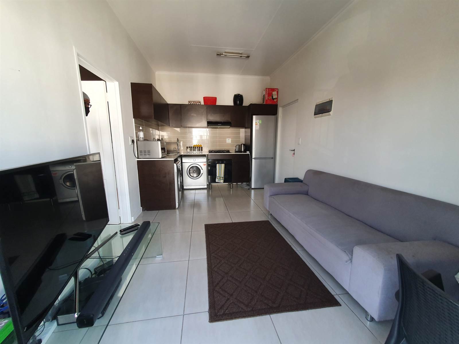 1 Bed Apartment in Greenstone Hill photo number 6