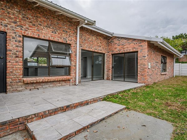 4 Bedroom House 4 Bedroom House