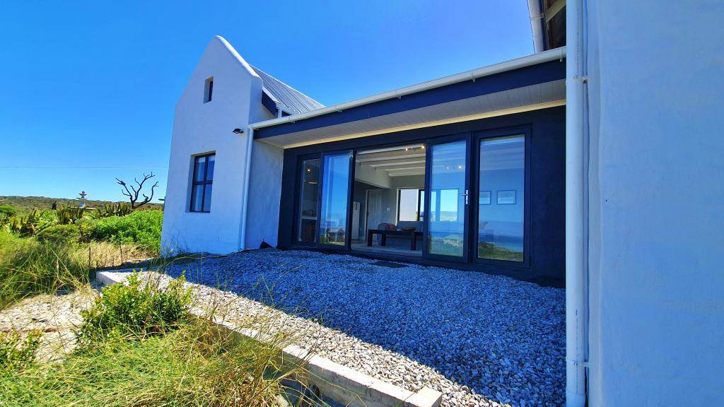 2 Bed House in Suiderstrand photo number 16