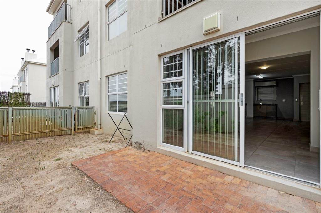 2 Bed Apartment in Langeberg Heights photo number 8