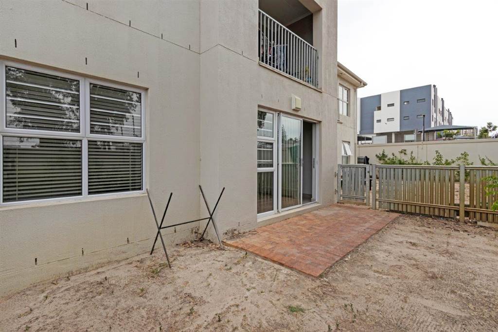 2 Bed Apartment in Langeberg Heights photo number 7