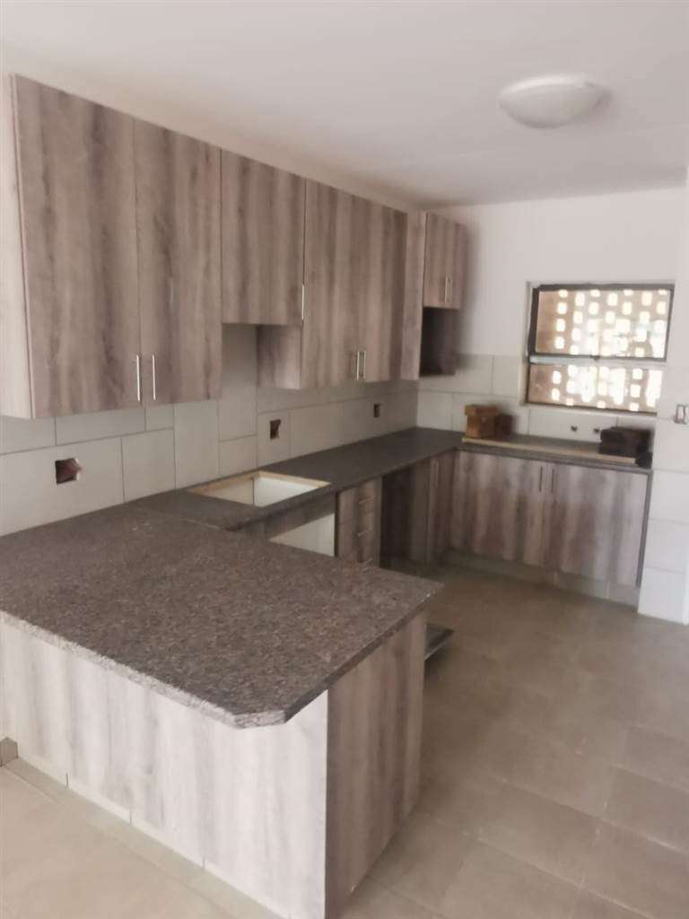 2 Bed Apartment in Raslouw photo number 6