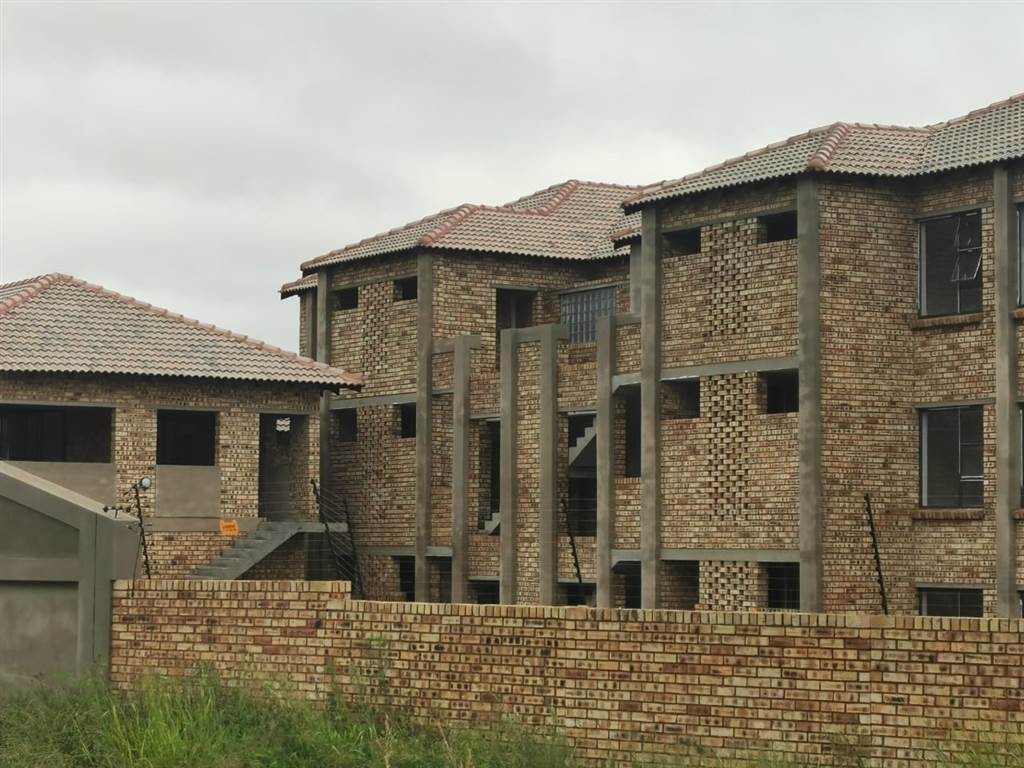 2 Bed Apartment in Raslouw photo number 10