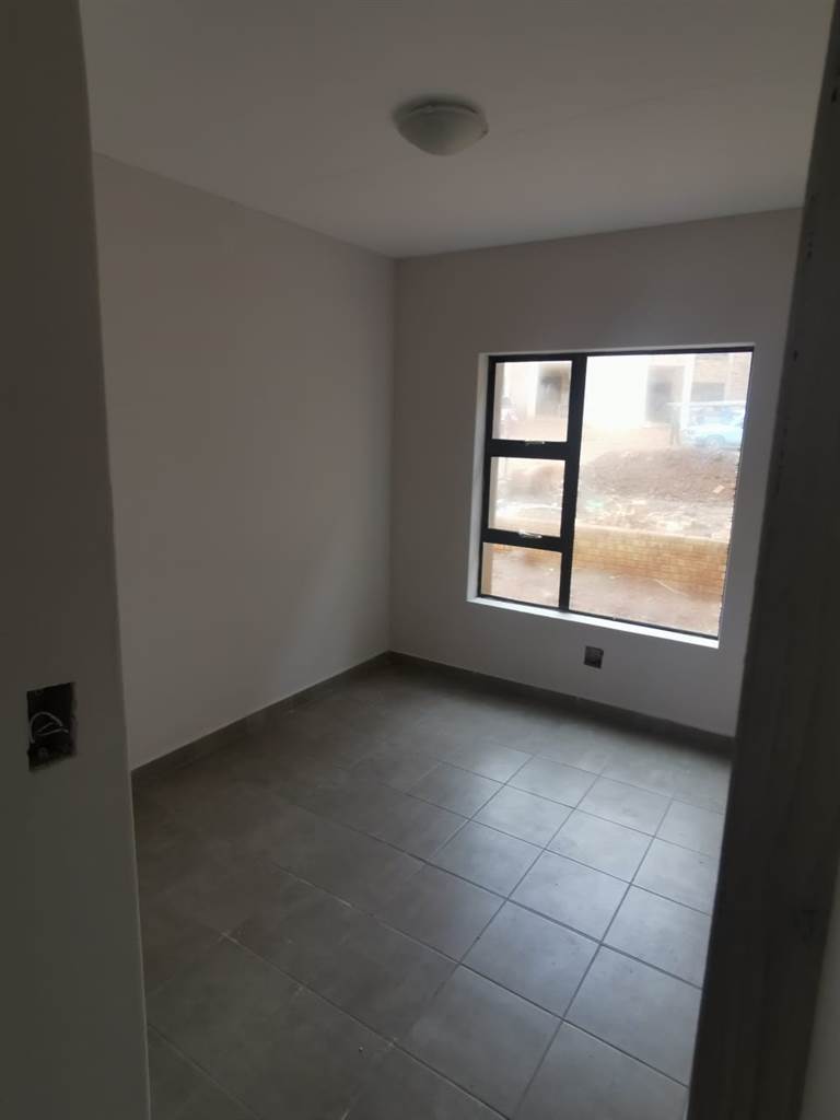 2 Bed Apartment in Raslouw photo number 3