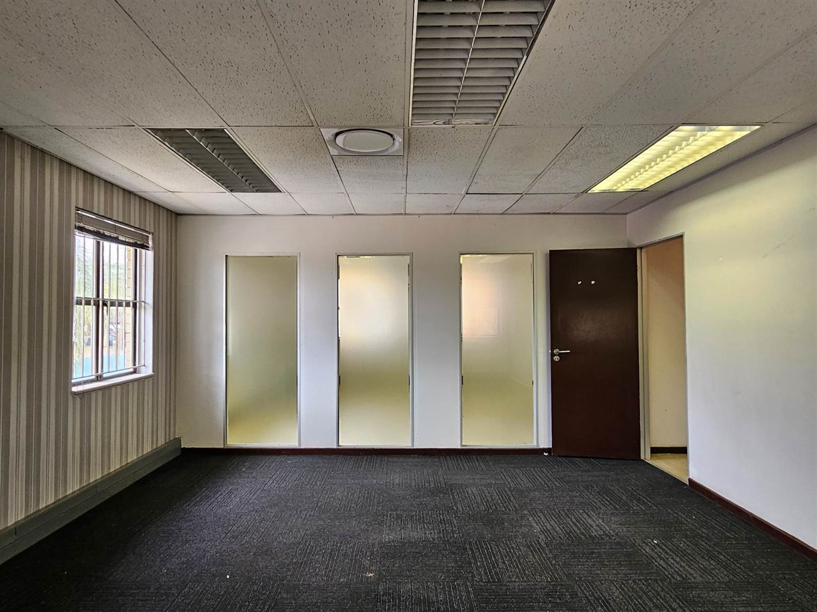 587  m² Commercial space in Bryanston photo number 8