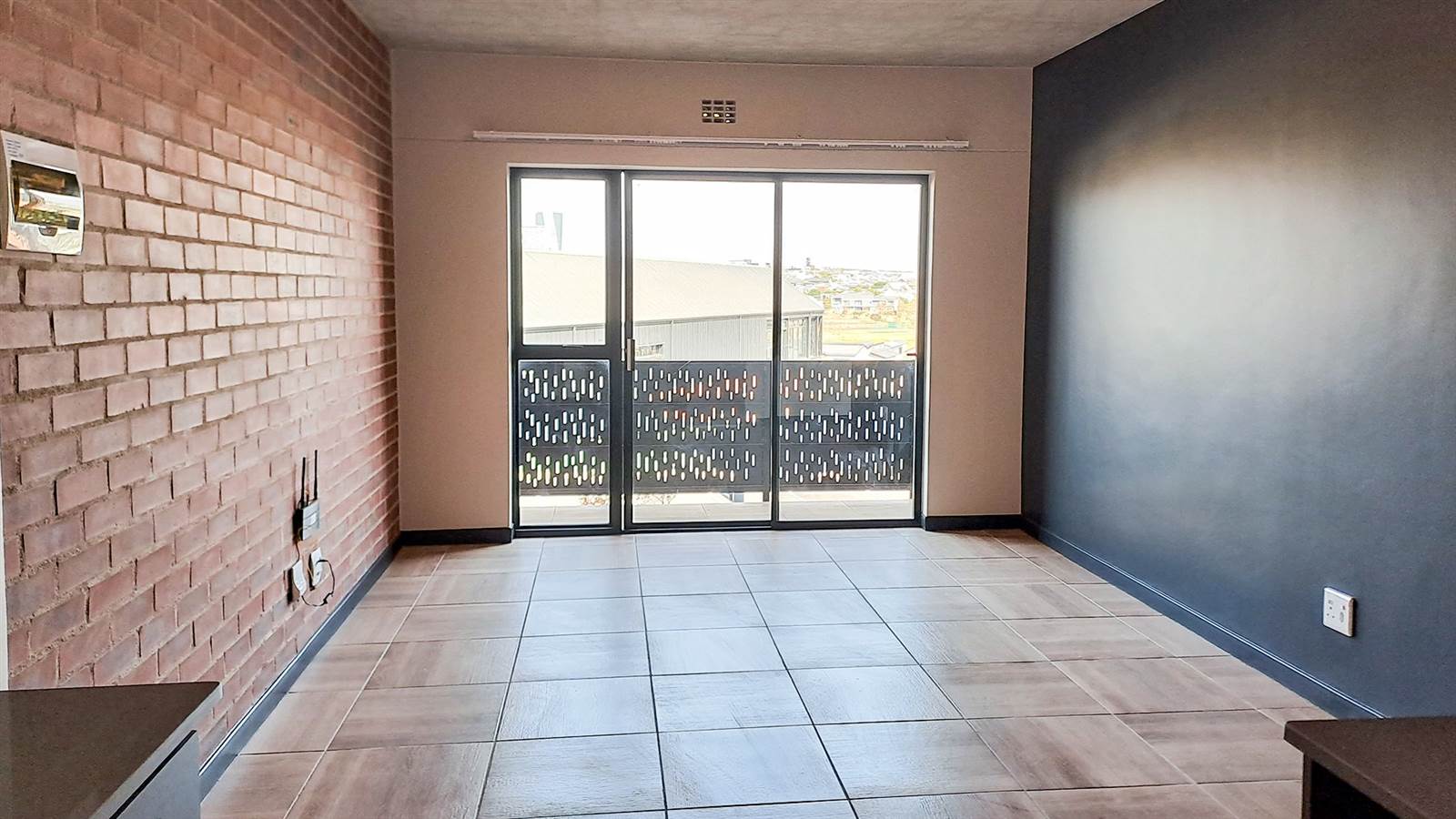 2 Bed Apartment in Kyalami photo number 8