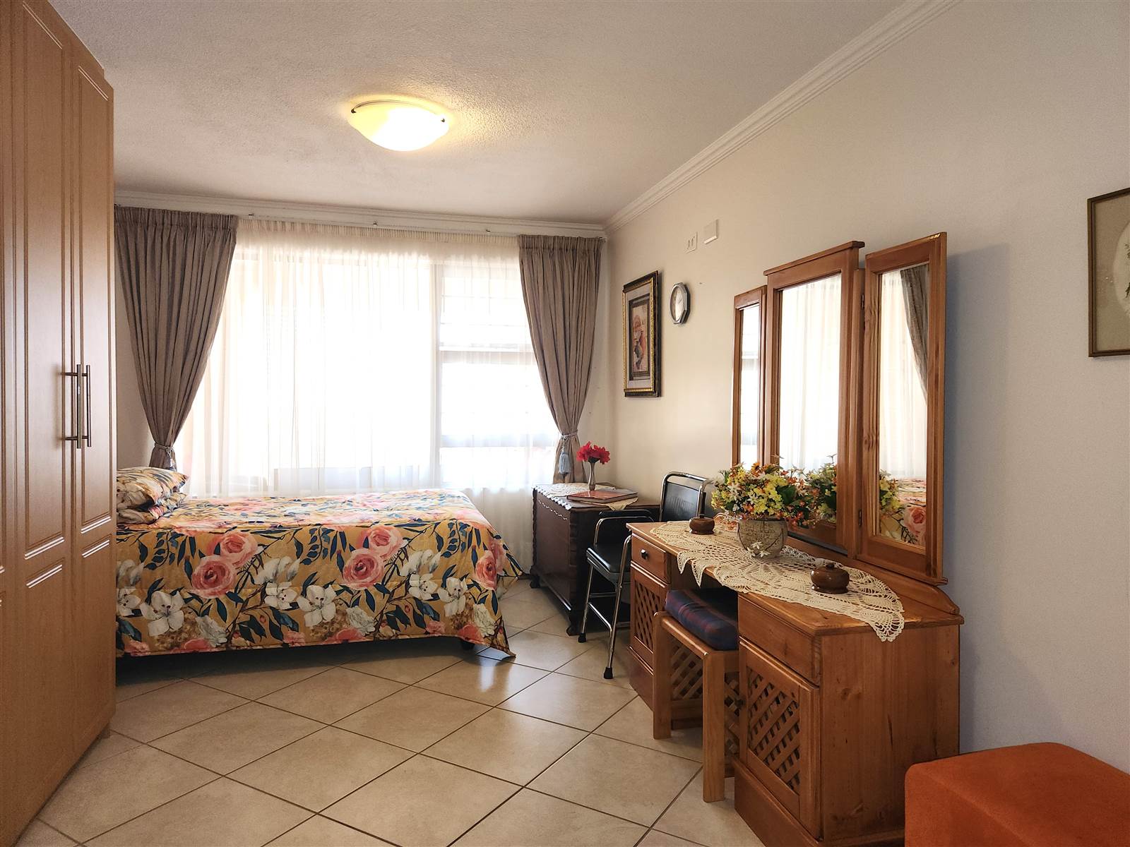 1 Bed Apartment in Garsfontein photo number 15