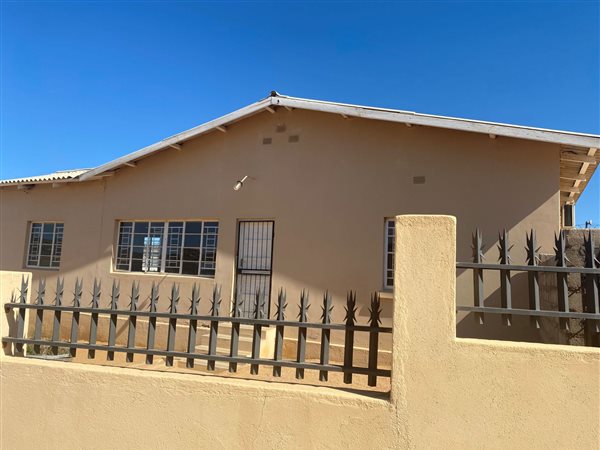 3 Bedroom House 3 Bedroom House