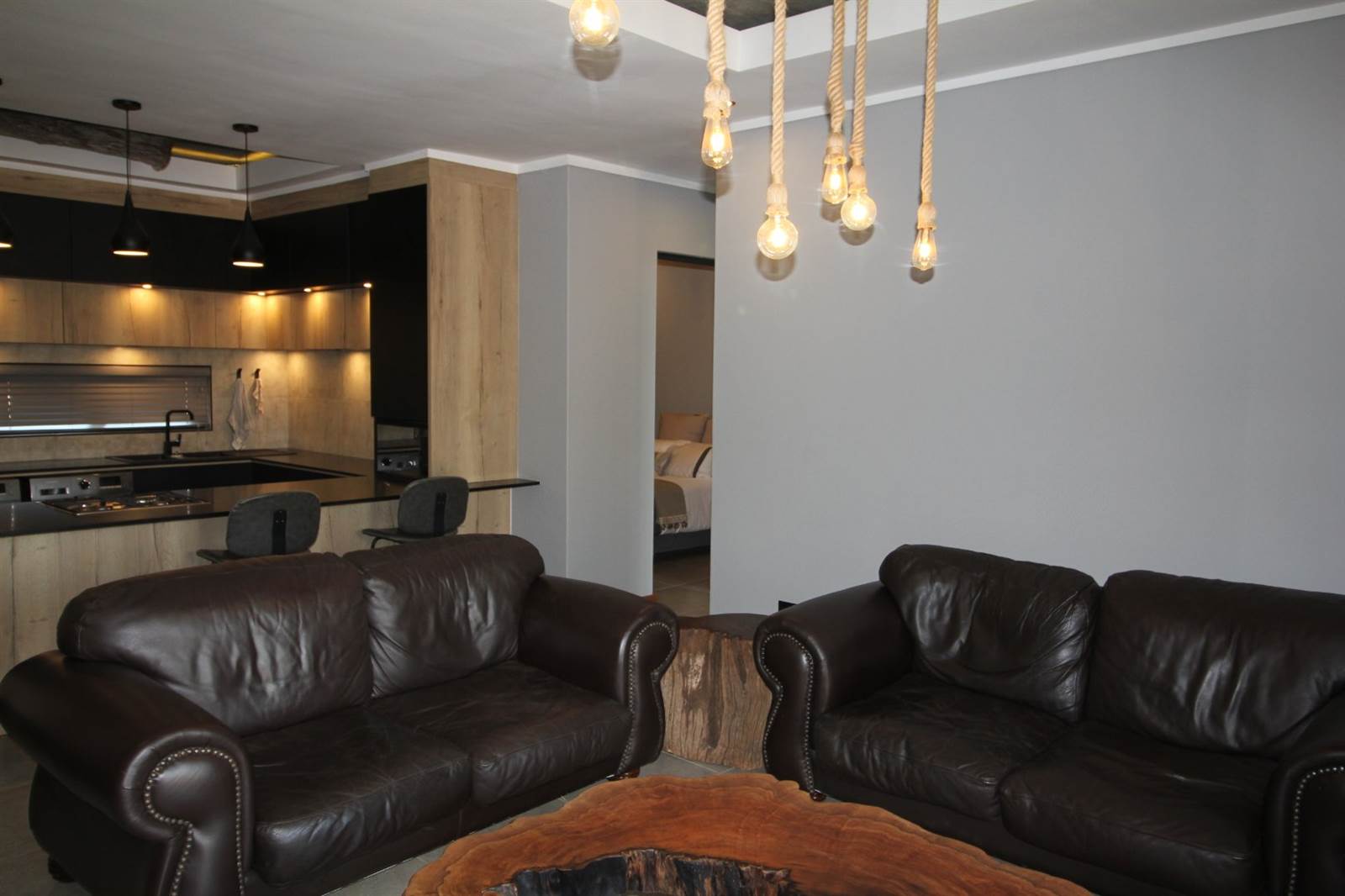 2 Bed House in Benoni North photo number 4