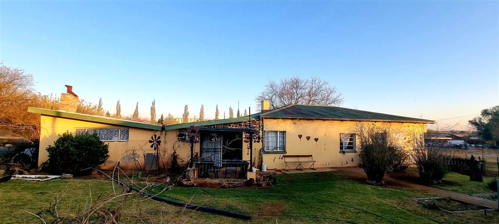 5 Bed House in Ventersdorp photo number 2