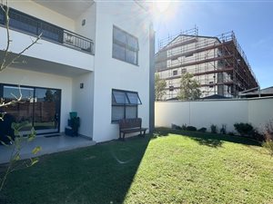 Apartment in Somerset West Central