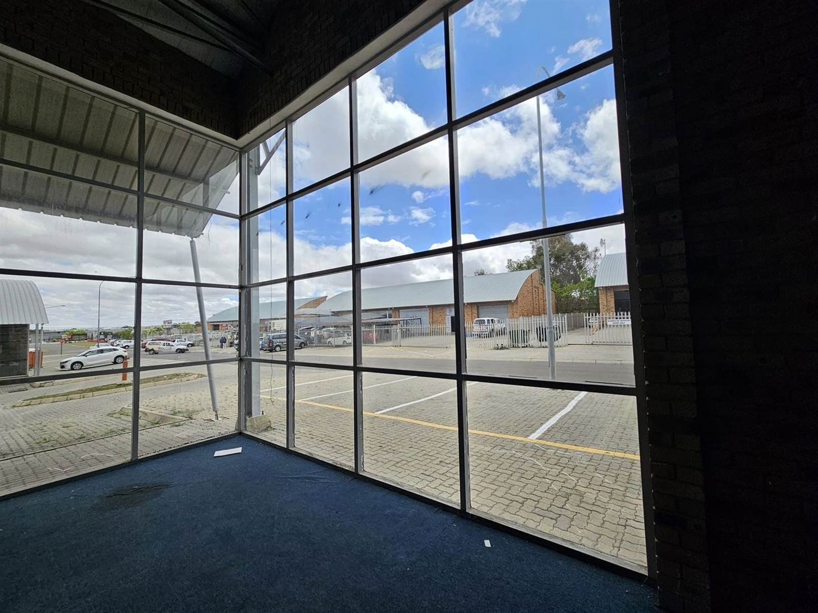 150  m² Commercial space in Secunda photo number 12