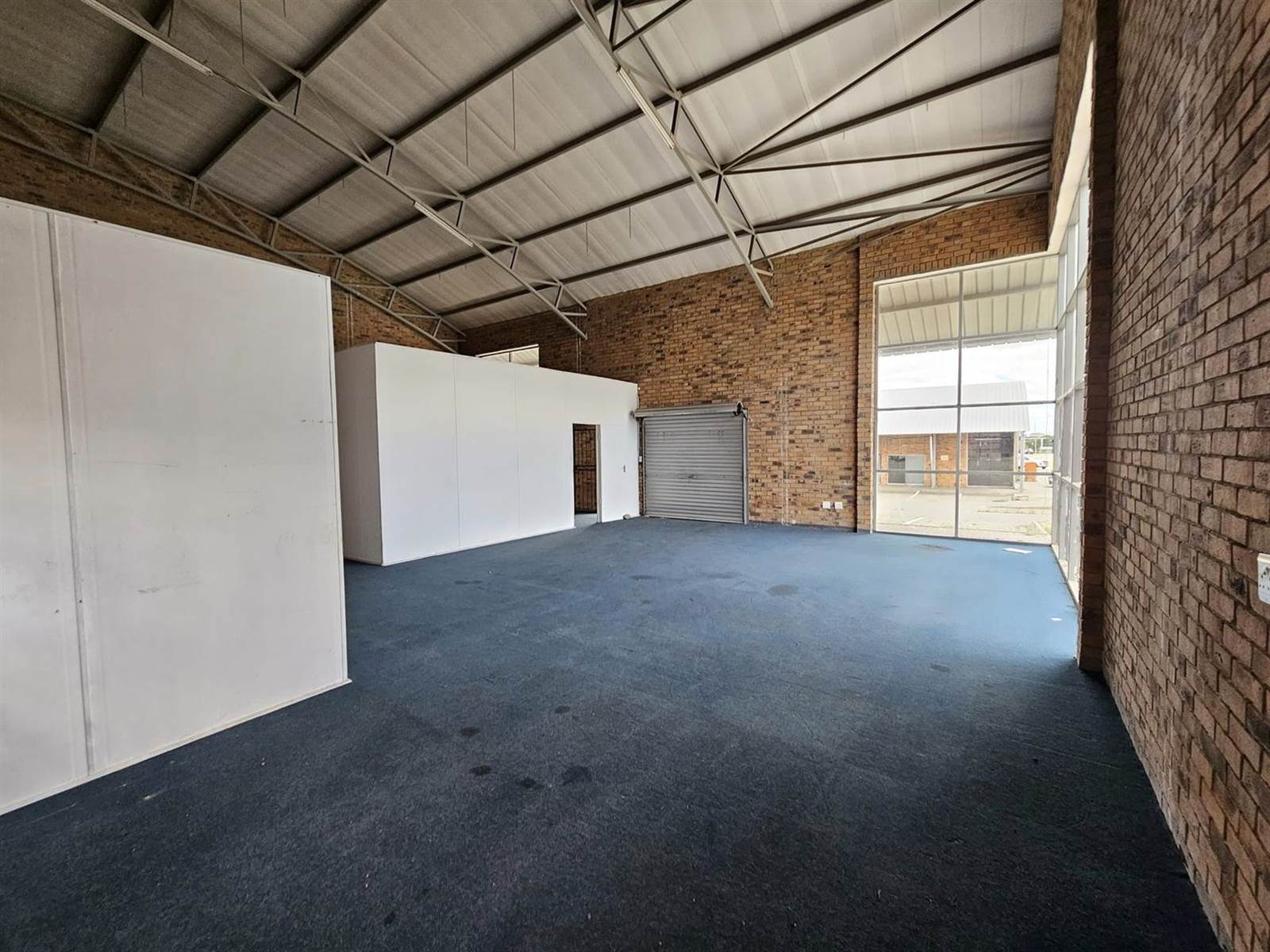 150  m² Commercial space in Secunda photo number 3
