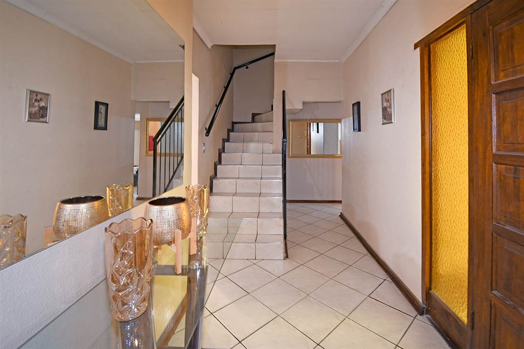 3 Bed House in Marais Steyn Park photo number 3