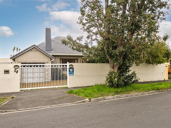 4 Bedroom House 4 Bedroom House