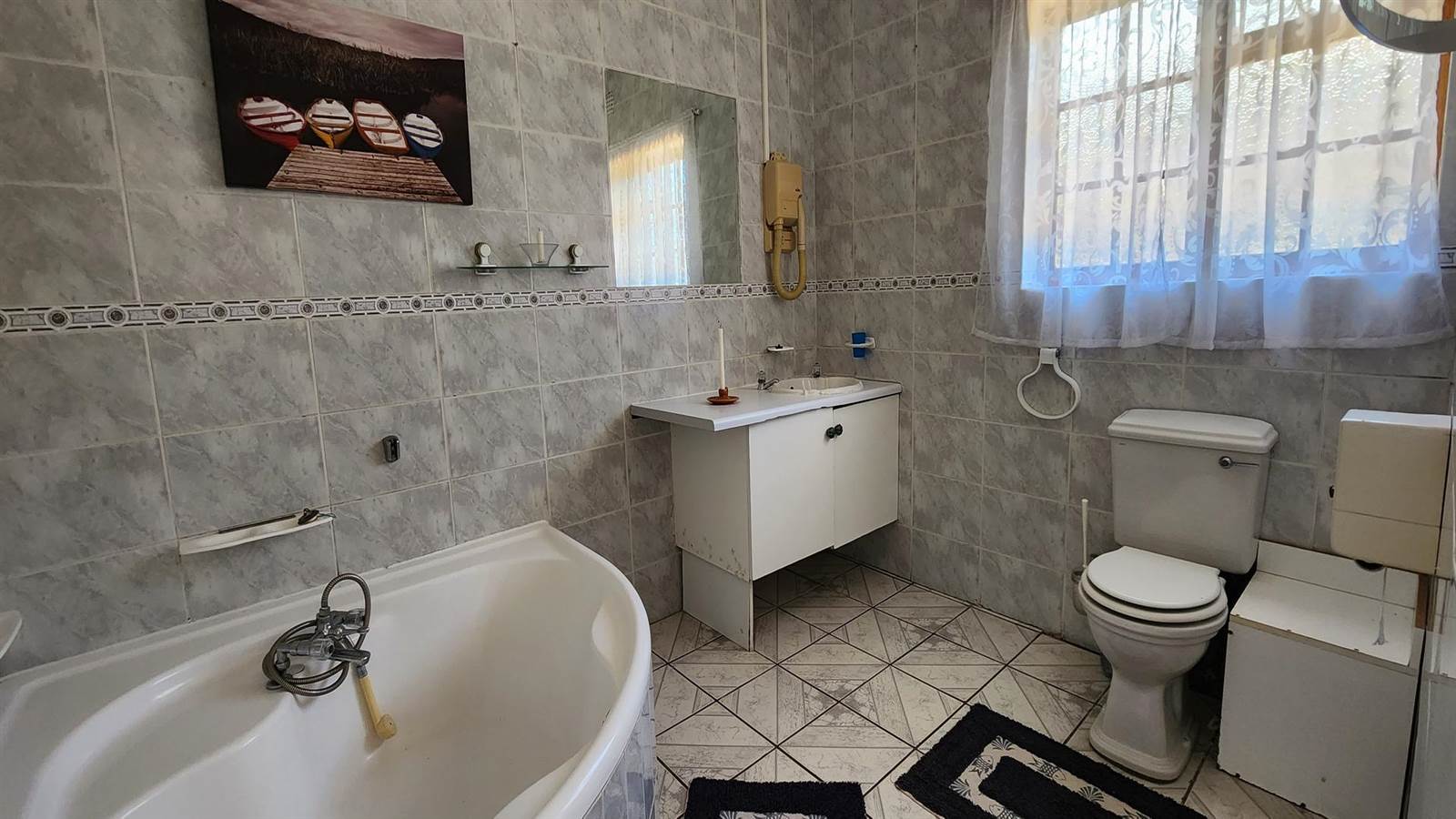 7 Bed House in Lamberts Bay photo number 24