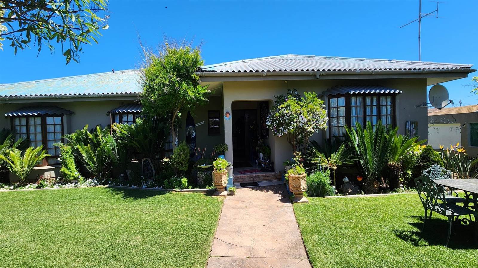 7 Bed House in Lamberts Bay photo number 1