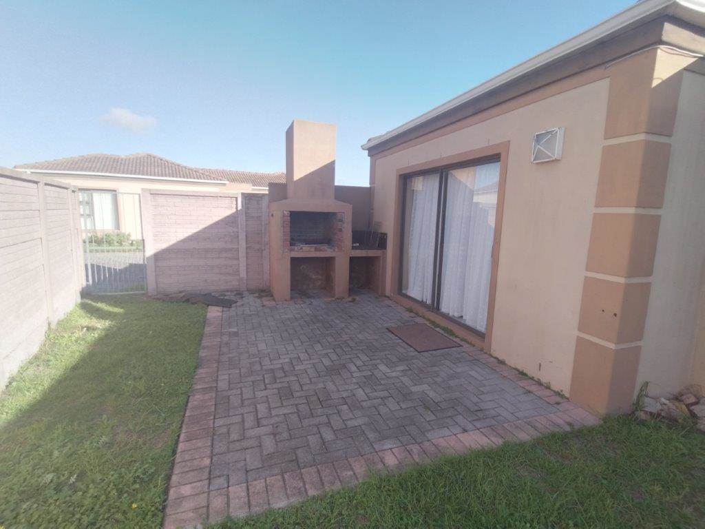 3 Bed Townhouse in Parsons Vlei photo number 22