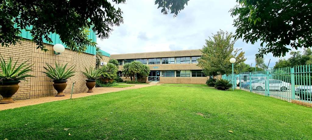 2514  m² Office Space in Potchefstroom Central photo number 3