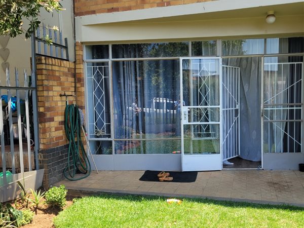 2 Bed Townhouse in Kempton Park Ext 4