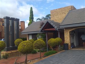 4 Bed House in Aqua Vista