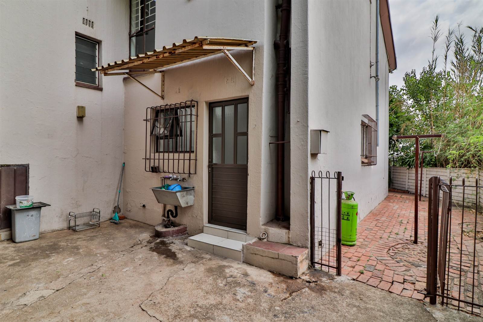 3 Bed Townhouse in Corlett Gardens photo number 25