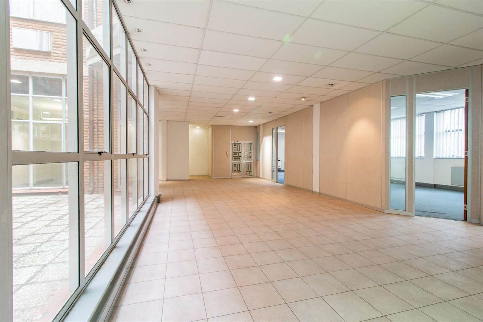 12141  m² Commercial space in Albertville photo number 16