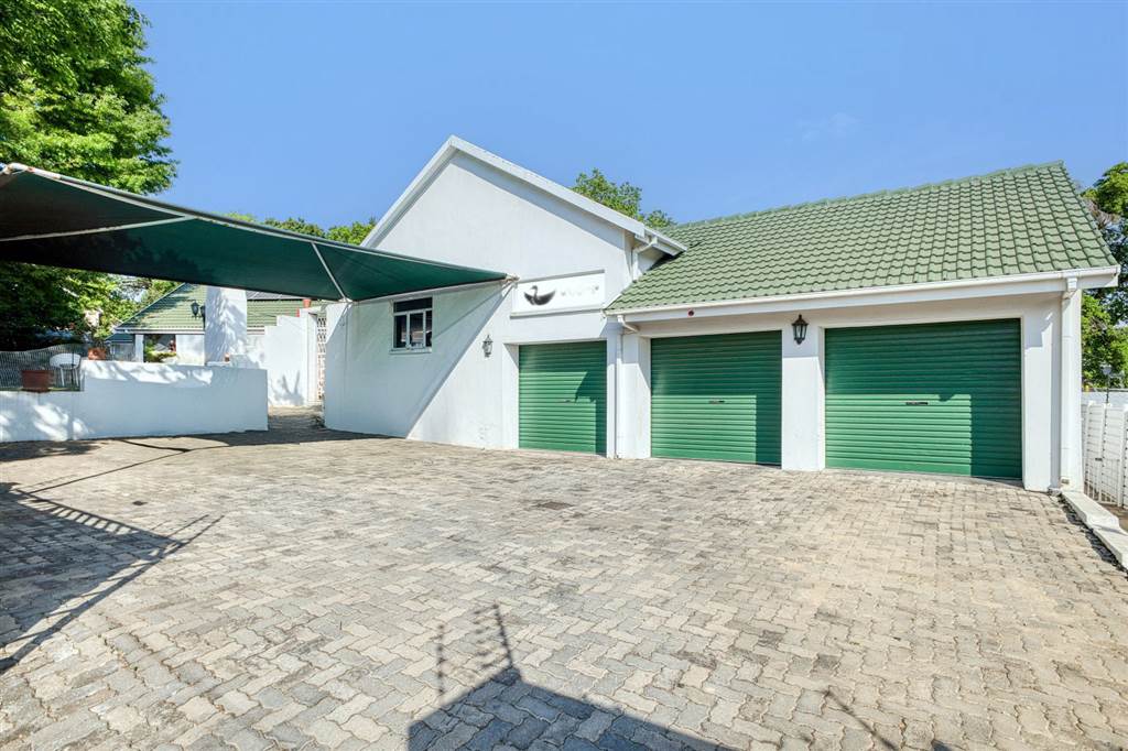 5 Bedroom House 5 Bedroom House