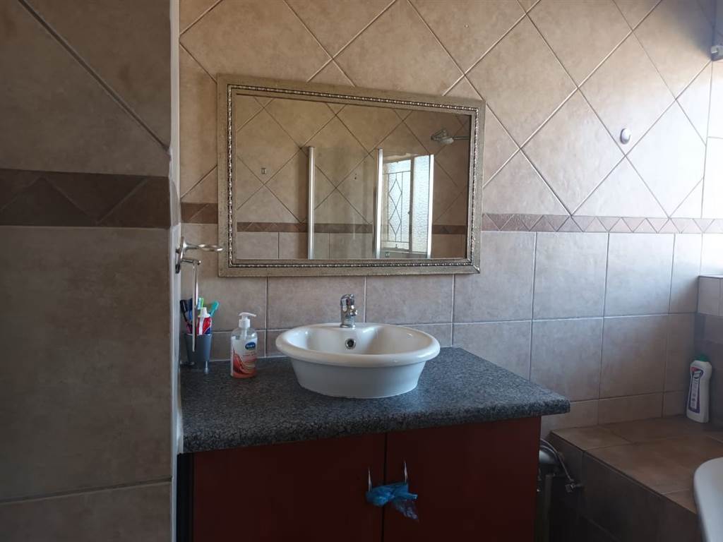 3 Bed House in Kempton Park Ext 4 photo number 14